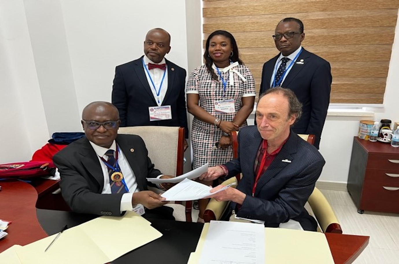 Signature d’un protocole d’accord avec le Collège Ouest Africain des Chirurgiens